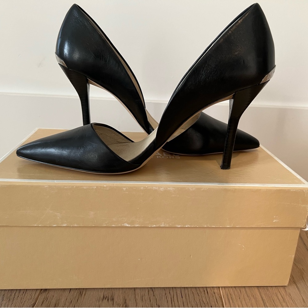 Michael Kors Julieta D’Orsay Pointed Heels – Black Leather – Size 7.5